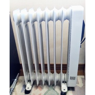 デロンギ(DeLonghi)の【美品】デロンギオイルヒーター 暖房器具(オイルヒーター)