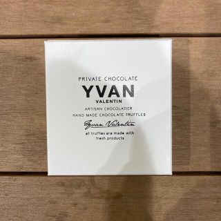 チョコレート(chocolate)のYVAN イヴァン・ヴァレンティン 2022年限定トリュフ チョコ 4個入(菓子/デザート)