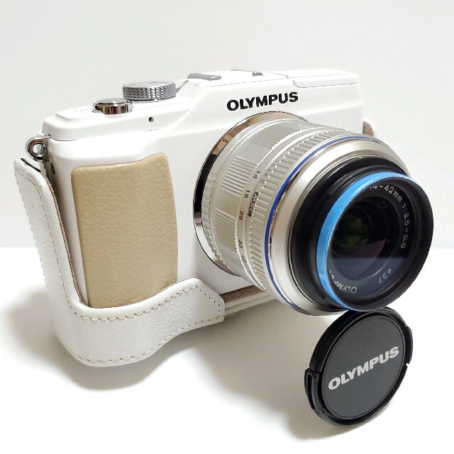 ❤️OLYMPUS PEN E-PL8❤️ダブルズームキット❤️SDカード付❤️