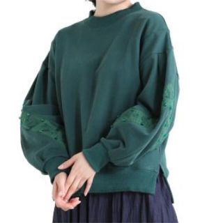 ミュベールワーク(MUVEIL WORK)のMUVEIL  スズラン刺繍裏毛プルオーバー  グリーン(トレーナー/スウェット)