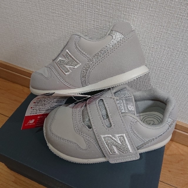 New Balance(ニューバランス)の新品 ニューバランス FS996GUI グレーシルバー 16cm キッズ/ベビー/マタニティのキッズ靴/シューズ(15cm~)(スニーカー)の商品写真