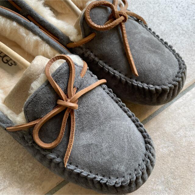 のサイズ UGG - 新品☆UGG モカシンの通販 by sakura's shop|アグなら