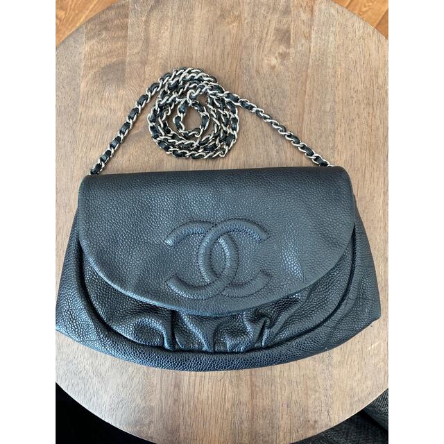 CHANEL ハーフムーン　チェーンウォレット