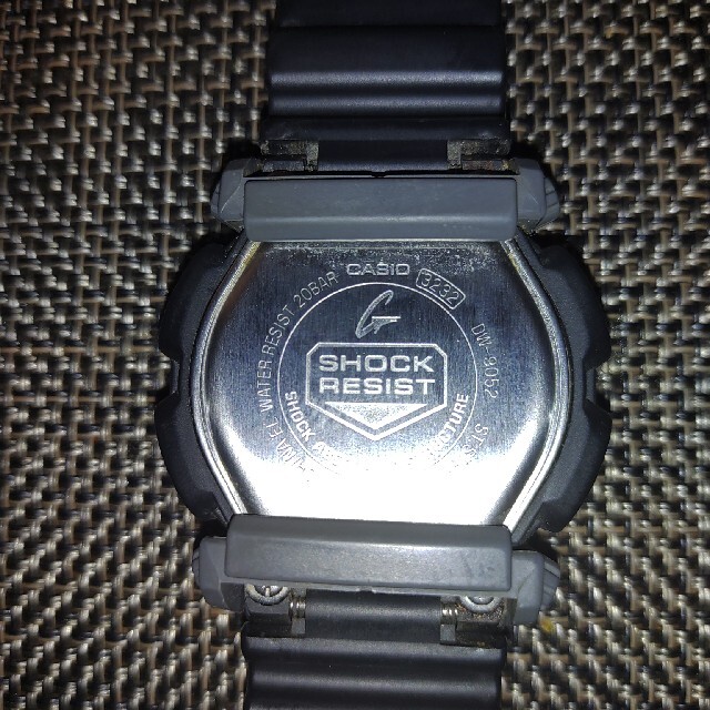 G-SHOCK(ジーショック)のCASIO G-SHOCK 腕時計 DW-9052 メンズの時計(腕時計(デジタル))の商品写真