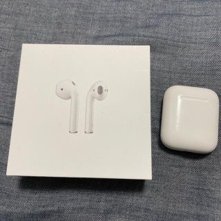 アップル(Apple)のAirPods 第二世代(ヘッドフォン/イヤフォン)