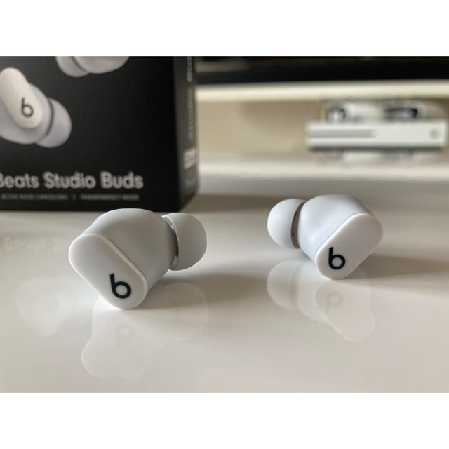 Beats Studio Buds ワイヤレスノイズキャンセリング イヤフォン白