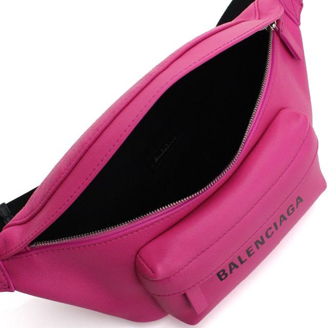 サイズも Balenciaga ベルトパック ボディバッグ ピンクの通販 by