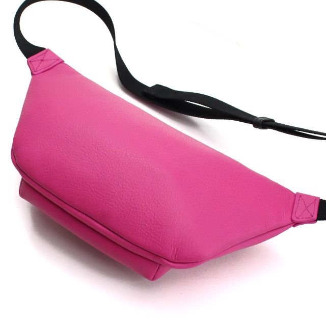 サイズも Balenciaga ベルトパック ボディバッグ ピンクの通販 by