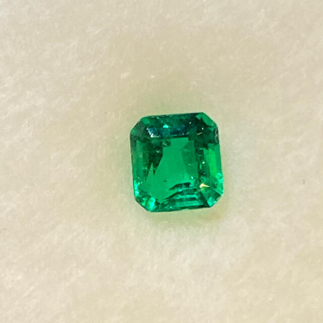 天然エメラルド 0.45ct± ルース