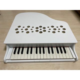 ヤマハ(ヤマハ)の【専用】kawai ミニピアノ　カワイ　ホワイト(楽器のおもちゃ)