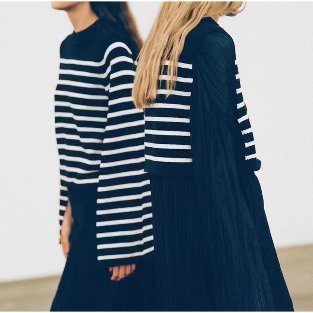 HYKE(ハイク)のHYKE22年新品★完売！STRIPED BELL SLEEVE SWEATER レディースのトップス(ニット/セーター)の商品写真