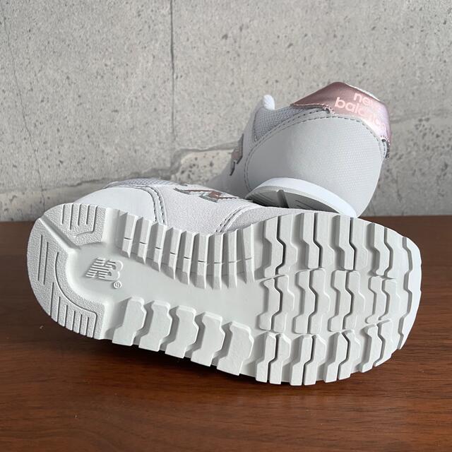 New Balance - 【新品】15.5センチ グレー×ピンク New Balance - 【新品】15.5センチ グレー×ピンク