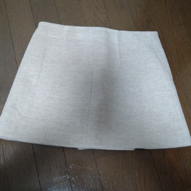 miumiu(ミュウミュウ)の値下げ　ミュウミュウ　巻スカート レディースのスカート(ミニスカート)の商品写真