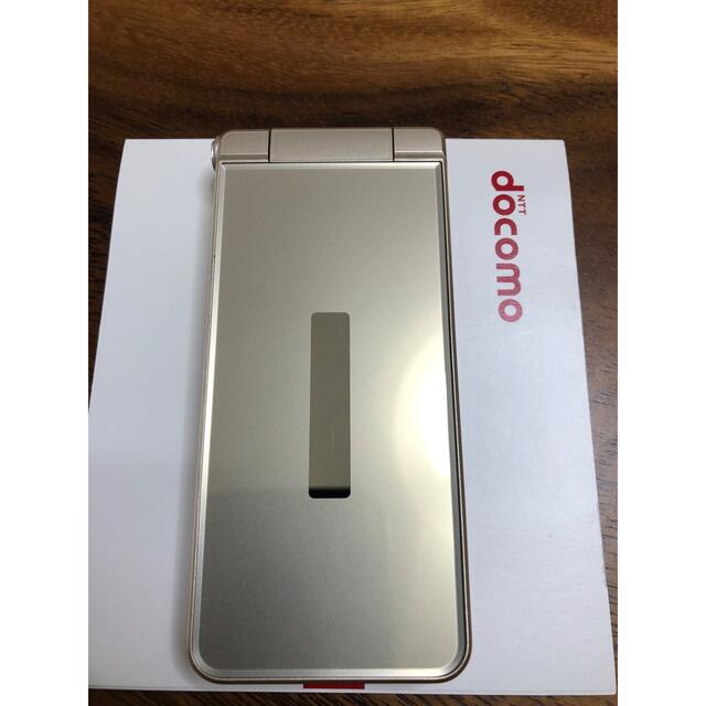 SHARP(シャープ)の⭐︎超美品⭐︎ ドコモ携帯　AQUOS SH-01J   ゴールド　 スマホ/家電/カメラのスマートフォン/携帯電話(携帯電話本体)の商品写真