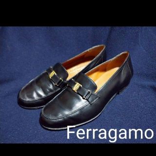 フェラガモ ローファーの通販 300点以上 | Ferragamoを買うならラクマ