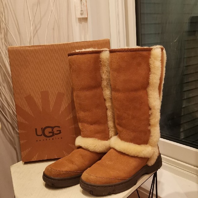 57000円販売中　UGGアグ 完全防水サンダンス