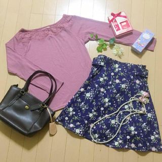 マジェスティックレゴン(MAJESTIC LEGON)のレーストップスと未使用花柄スカパンセット♡(セット/コーデ)