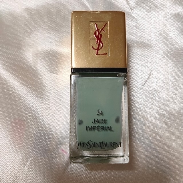 Yves Saint Laurent Beaute(イヴサンローランボーテ)のqajap様 専用      イブサンローラン  ラ ラッククチュール 34 コスメ/美容のネイル(マニキュア)の商品写真