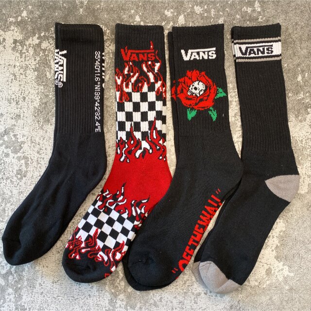 VANS(ヴァンズ)の‼️新入荷‼️VANS ヴァンズ ソックス 靴下　4足セット　バンズ メンズのレッグウェア(ソックス)の商品写真