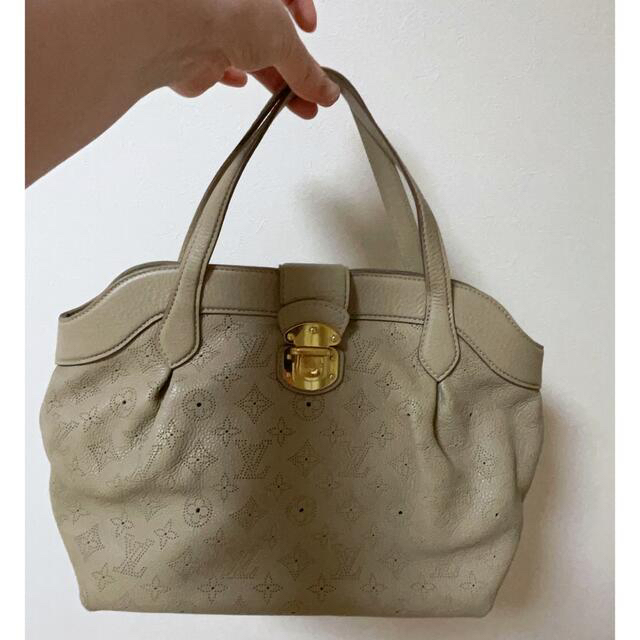 LOUIS VUITTON(ルイヴィトン)のルイヴィトン　マヒナ　シールスPM ハンドバッグ レディースのバッグ(ハンドバッグ)の商品写真