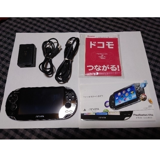 PlayStation VITA 本体 PCH-1000 ソフト五本の通販 by みつる's shop ...