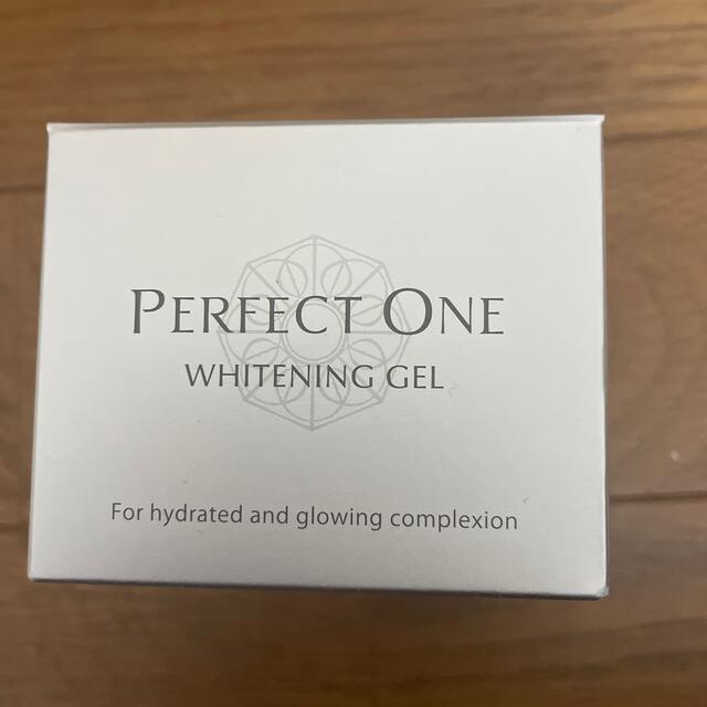 PERFECT ONE(パーフェクトワン)のパーフェクトワン薬用ホワイトニングジェル75g コスメ/美容のスキンケア/基礎化粧品(オールインワン化粧品)の商品写真