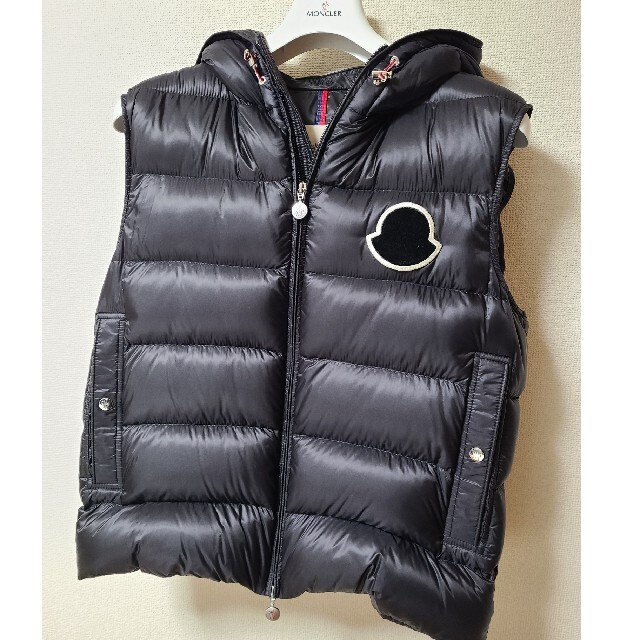 ★MONCLER★ダウンベストのサムネイル