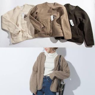 ユニクロ(UNIQLO)の【2月末までの出品】UNIQLO フリースノーカラージャケット(ノーカラージャケット)