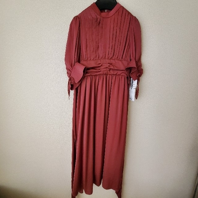 【新品】herlipto Victoria Park Long Dress レディースのワンピース(ロングワンピース/マキシワンピース)の商品写真