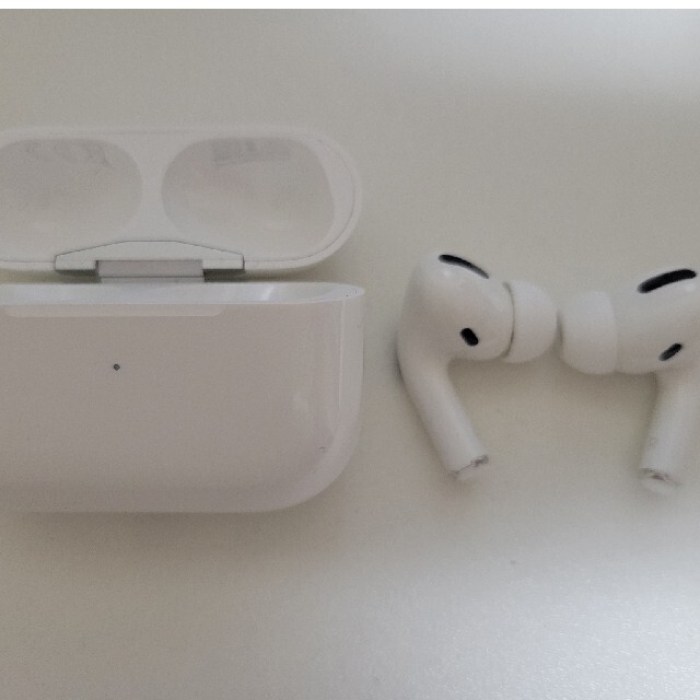 AirPods Pro スマホ/家電/カメラのオーディオ機器(ヘッドフォン/イヤフォン)の商品写真