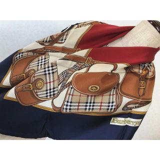 バーバリー(BURBERRY)のイタリア製バーバリータグ付き◆レアバッグ柄シルク大判スカーフ★86×86㎝(バンダナ/スカーフ)