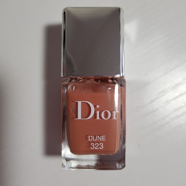 Dior(ディオール)のDior ディオール ヴェルニ DUNE コスメ/美容のネイル(マニキュア)の商品写真