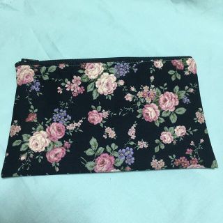 フラワー(flower)のhandmade花柄ファスナー付マルチケース(ポーチ)