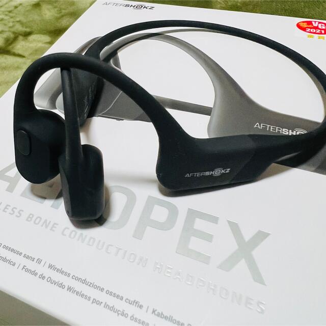 AfterShockz Aeropex 骨伝導イヤホン コズミックブラック 美品 スマホ/家電/カメラのオーディオ機器(ヘッドフォン/イヤフォン)の商品写真