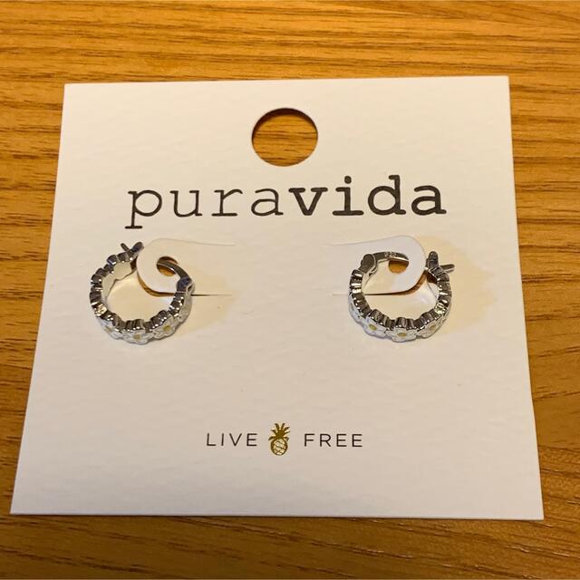 Pura Vida(プラヴィダ)のピアス　puravida 花柄　シルバー　新品未使用　即購入可　おしゃれ　 レディースのアクセサリー(ピアス)の商品写真