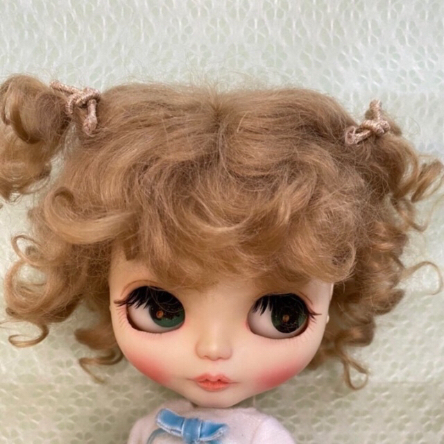 週末セール💌カスタムネオブライス OF7着、ウィッグ3、ベッド 新しい