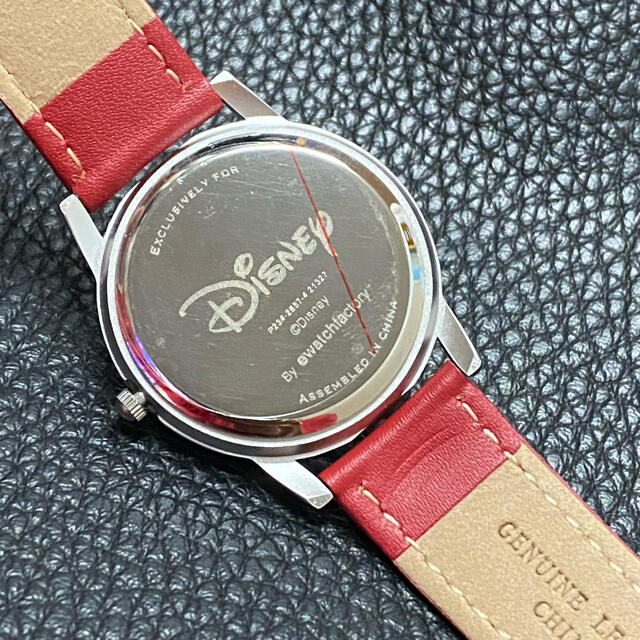 新品 レディースモデル　ミッキー マウス  シルバーxレッド 腕時計