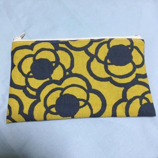 フラワー(flower)のhandmadeカメリア柄ファスナー付マルチケース(ポーチ)