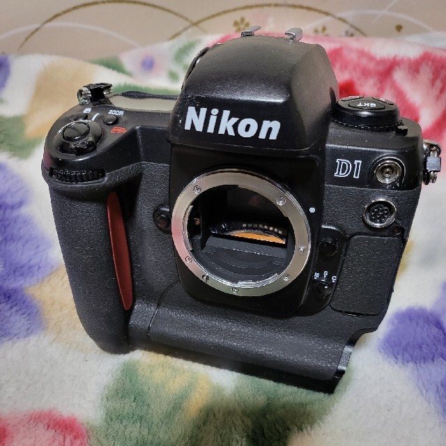 NIKON　D1とD1X