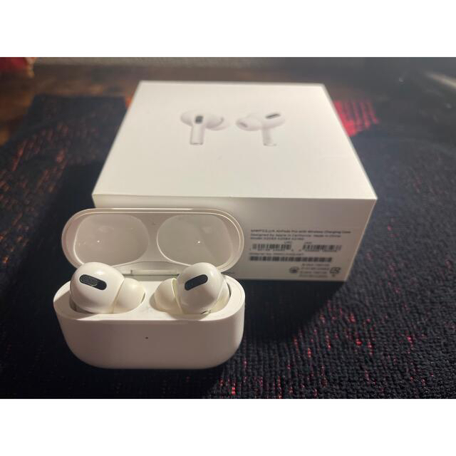 Apple(アップル)のAirPods Pro「箱と純正イヤーチップ付き」 スマホ/家電/カメラのオーディオ機器(ヘッドフォン/イヤフォン)の商品写真