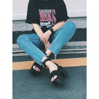 マウジー(moussy)のDENIM Tapered  23インチ 新品(デニム/ジーンズ)