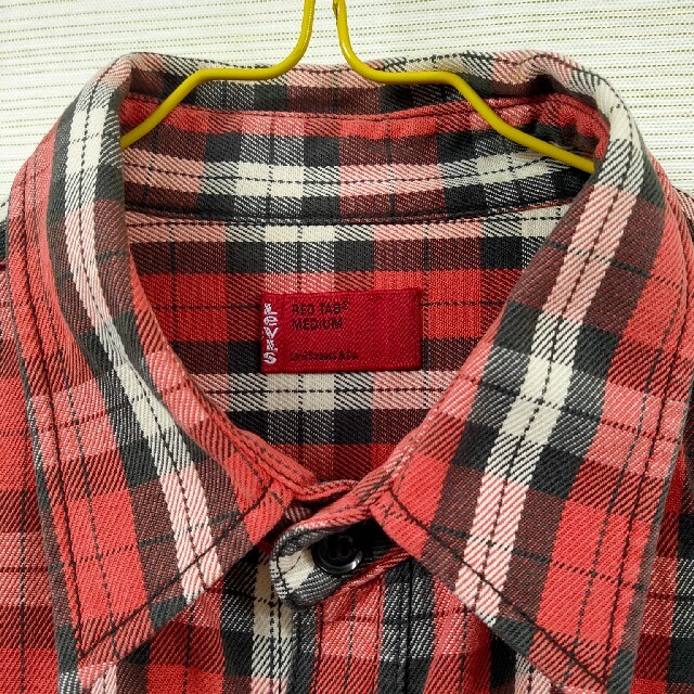 Levi's(リーバイス)のLevi's　チェックネルシャツ　赤 メンズのトップス(シャツ)の商品写真
