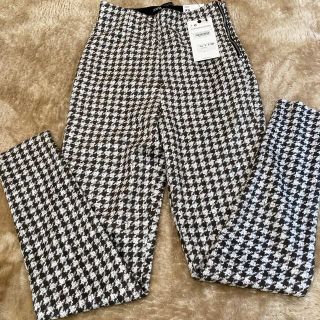 ザラ(ZARA)のZARA レギンスパンツ　XS新品(レギンス/スパッツ)