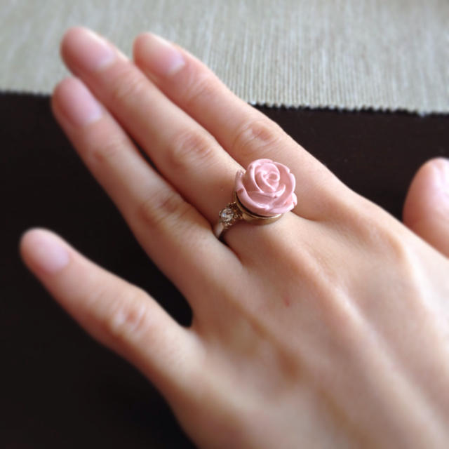 FOREVER 21(フォーエバートゥエンティーワン)の3色薔薇♡リング レディースのアクセサリー(リング(指輪))の商品写真