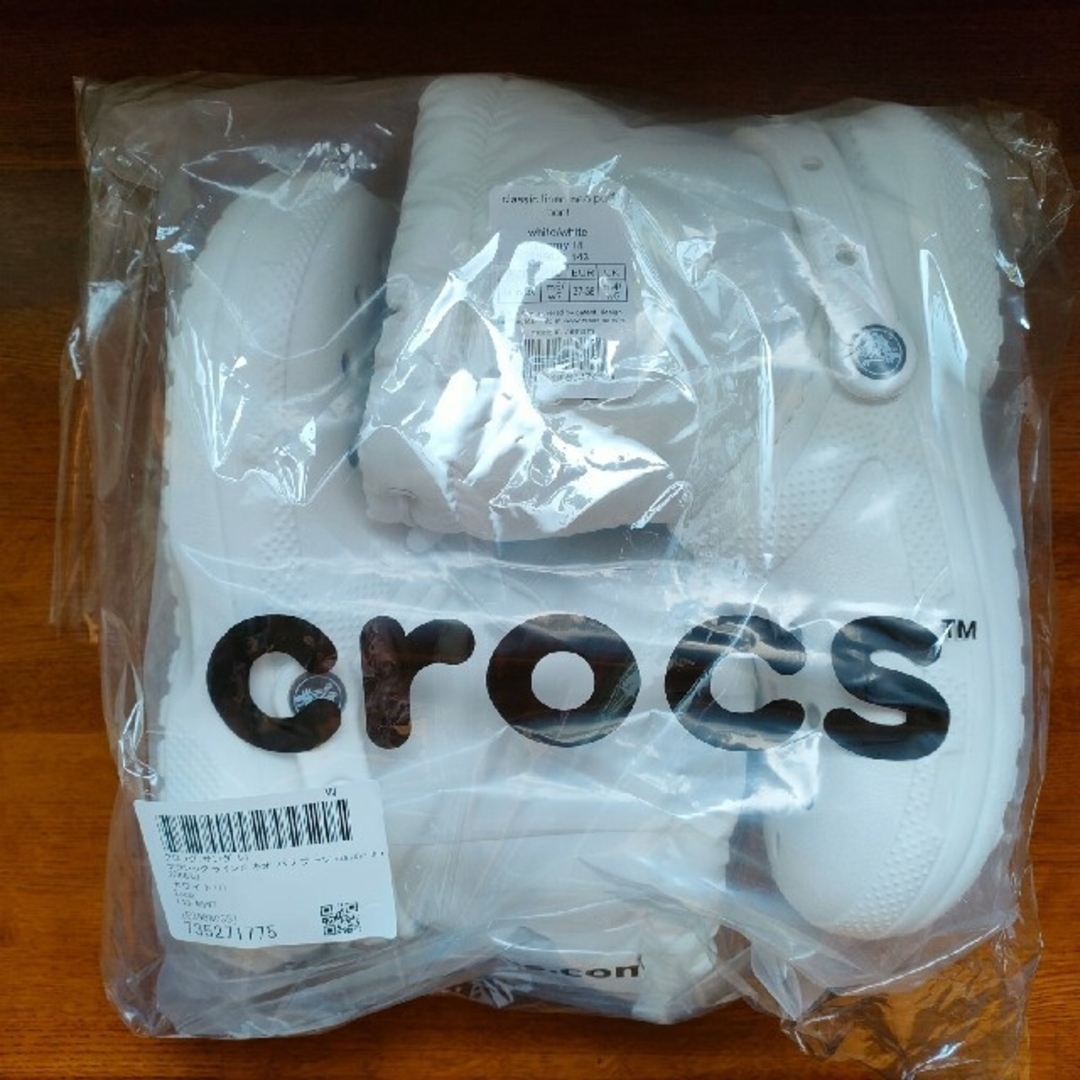 crocs(クロックス)の★【新品未使用】クロックス クラシックラインドネオパフブーツ23cm ホワイト レディースの靴/シューズ(ブーツ)の商品写真
