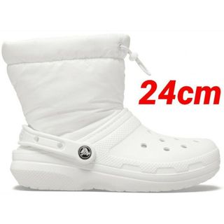 クロックス(crocs)の★【新品未使用】クロックス クラシックラインドネオパフブーツ24cm ホワイト(ブーツ)