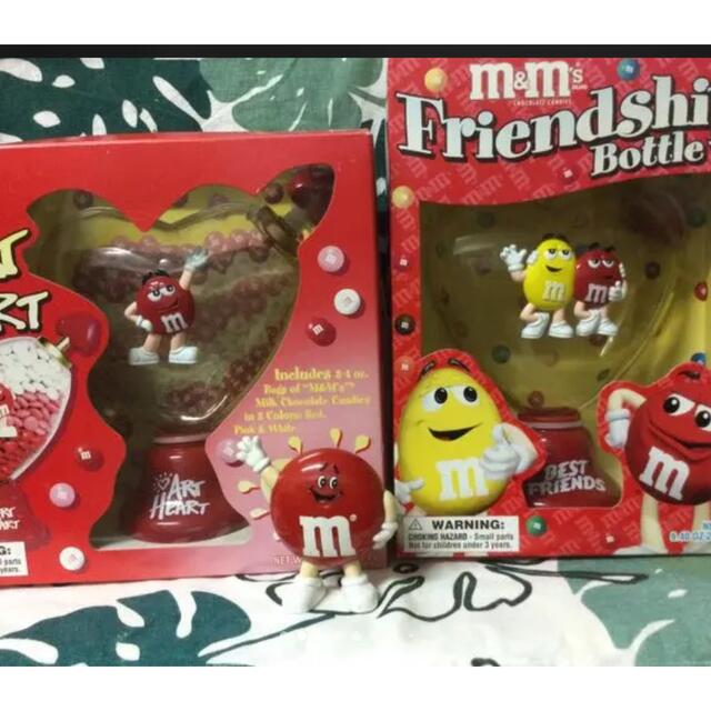 m&m&m's(エムアンドエムアンドエムズ)の💝m&msボトル２個＊ちびデイスペンサー 1個【3点set】💝 エンタメ/ホビーのおもちゃ/ぬいぐるみ(キャラクターグッズ)の商品写真