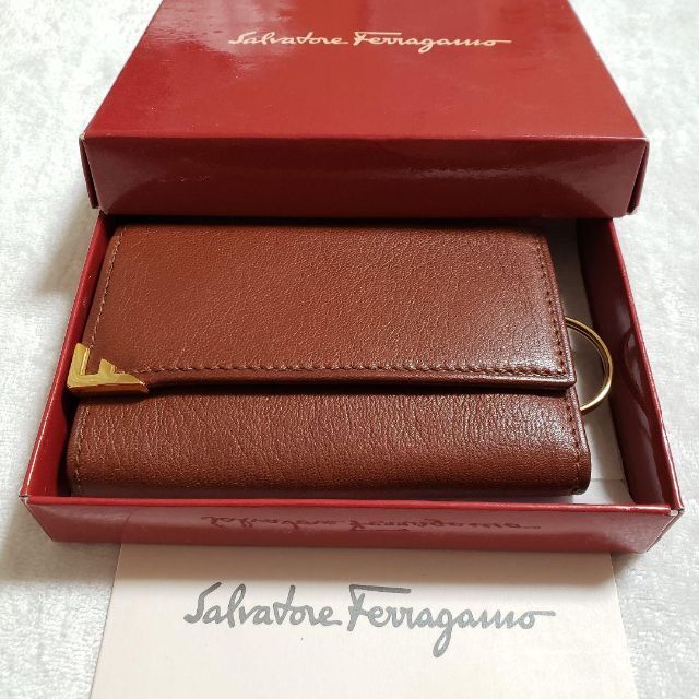 Salvatore Ferragamo(サルヴァトーレフェラガモ)のSalvatore Ferragamo  ６連キーケース 札入れ ブラウン レディースのファッション小物(キーケース)の商品写真