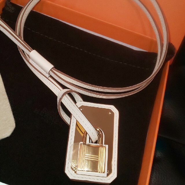 Hermes(エルメス)のエルメス オーケリー ネックレス GM ナタ レディースのアクセサリー(ネックレス)の商品写真