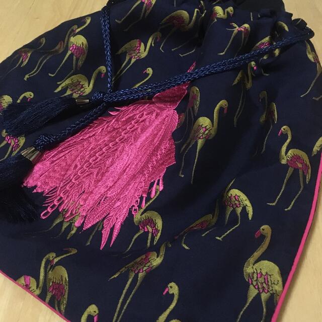 ear PAPILLONNER(イアパピヨネ)のタッセル刺繍×フラミンゴ＆フラワー　巾着バッグ レディースのバッグ(トートバッグ)の商品写真